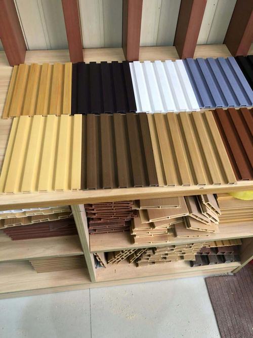 产品展示 生态木 生态木 产品名称:生态木 长沙华鑫广告装饰材料厂是